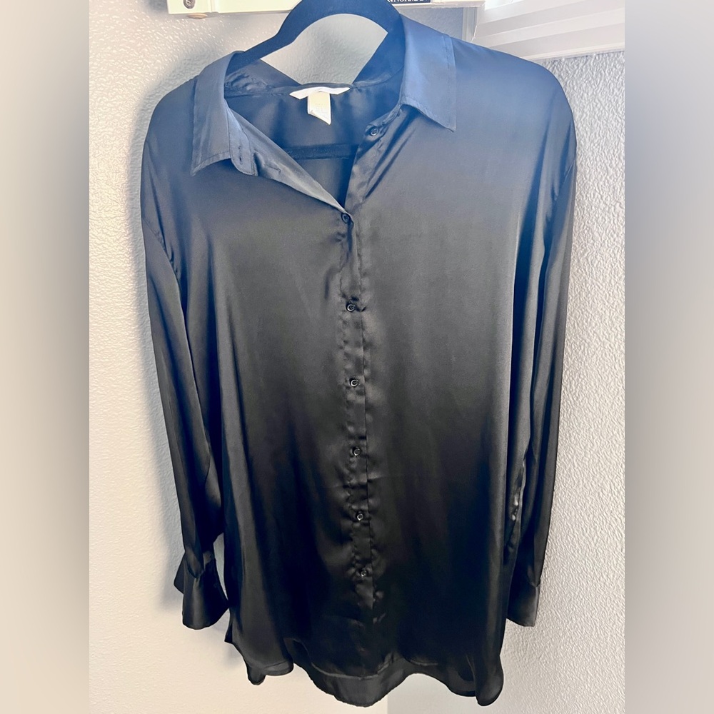 H&M  Black Casual Button Down Shirt